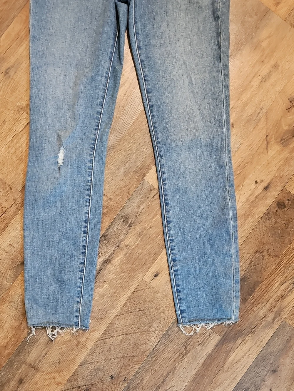 👖J. Crew Mercantile High-Rise Skinny Jeans